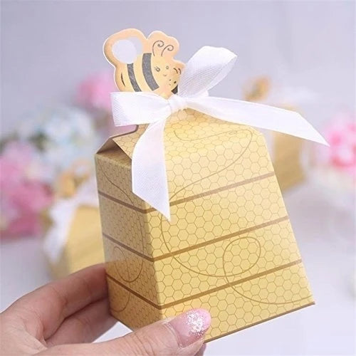 30pcs/Lot Baby Shower Favor Cartoon Honey Bee Paper Candy Box Adorable Kids Birthday Party Decor Newborn Baby Gifts Decor