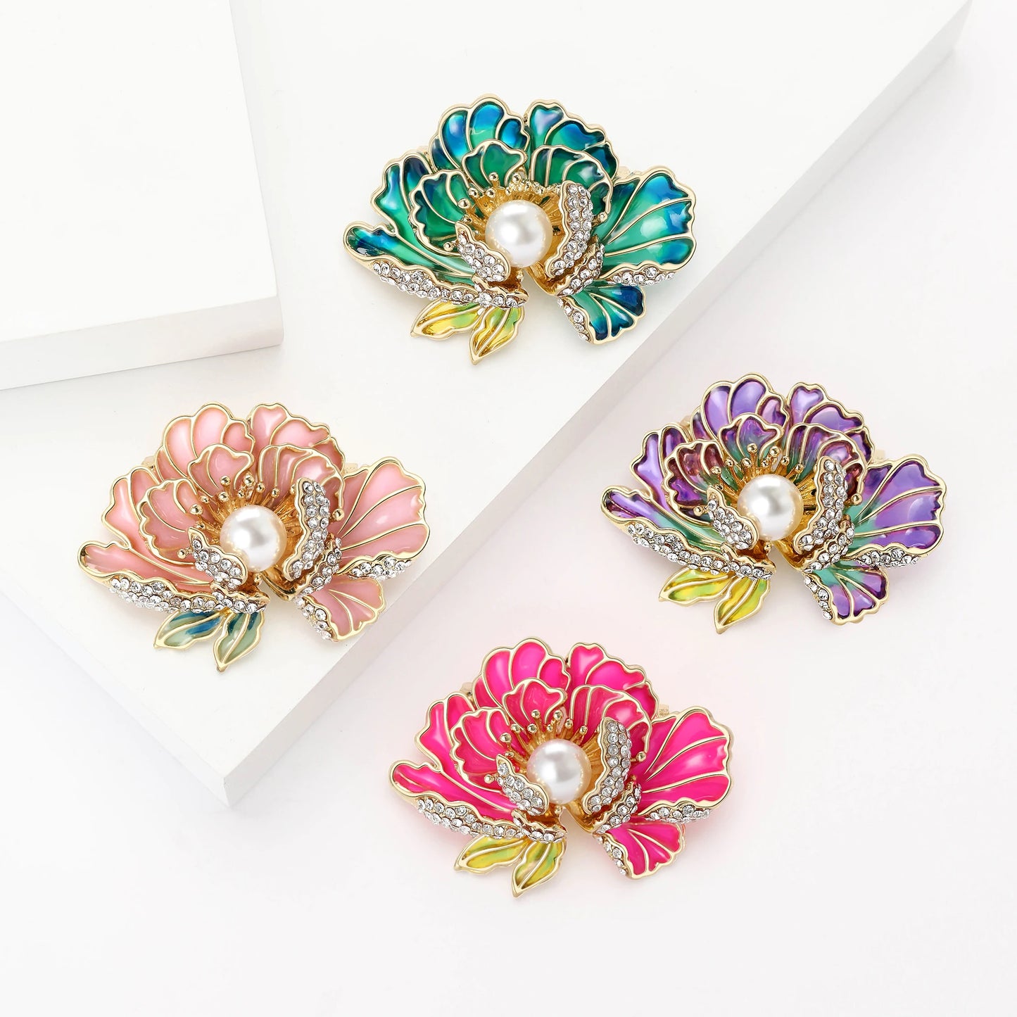 Beaut&Berry Elegant Pearl Peony Flower Brooches for Women Rhinestone Plant Pin Luxury Banquet Wedding Jewelry Friends Gifts