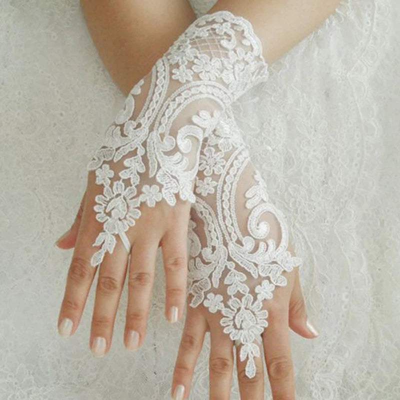 New Women Wedding Fingerless Gloves Lace White Black Wedding Gloves Mittens Accessory Girl Party Sexy Gloves Guantes Halloween