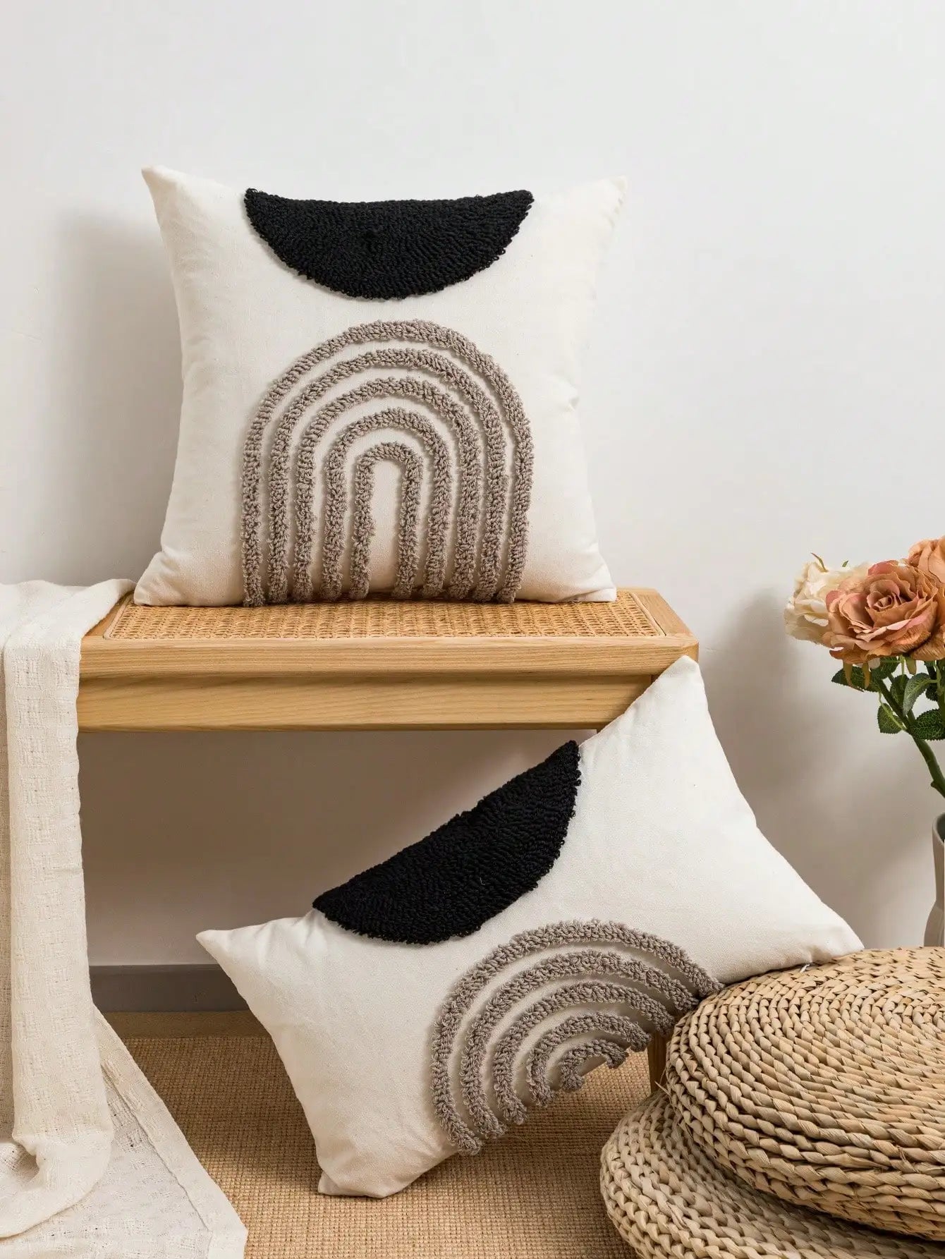 Throw pillow cover with semicircular geometric patterns, made of canvas, suitable for sofas in bedrooms and living rooms.