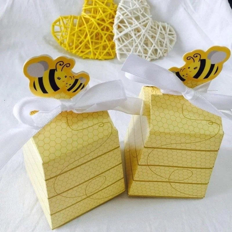 30pcs/Lot Baby Shower Favor Cartoon Honey Bee Paper Candy Box Adorable Kids Birthday Party Decor Newborn Baby Gifts Decor