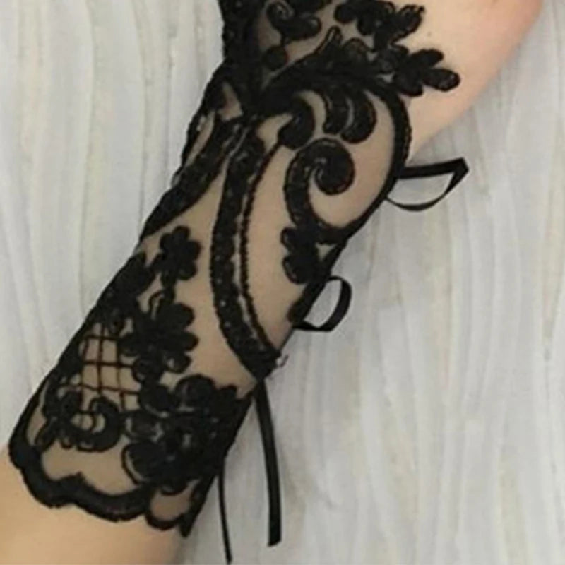 New Women Wedding Fingerless Gloves Lace White Black Wedding Gloves Mittens Accessory Girl Party Sexy Gloves Guantes Halloween