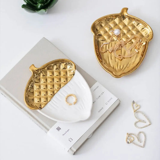 Desktop Ornament Ceramic Pine Cone Shaped Tray Exquisite Creative Fruit Tray Portable Multi-Function Jewelry Display Plate Food