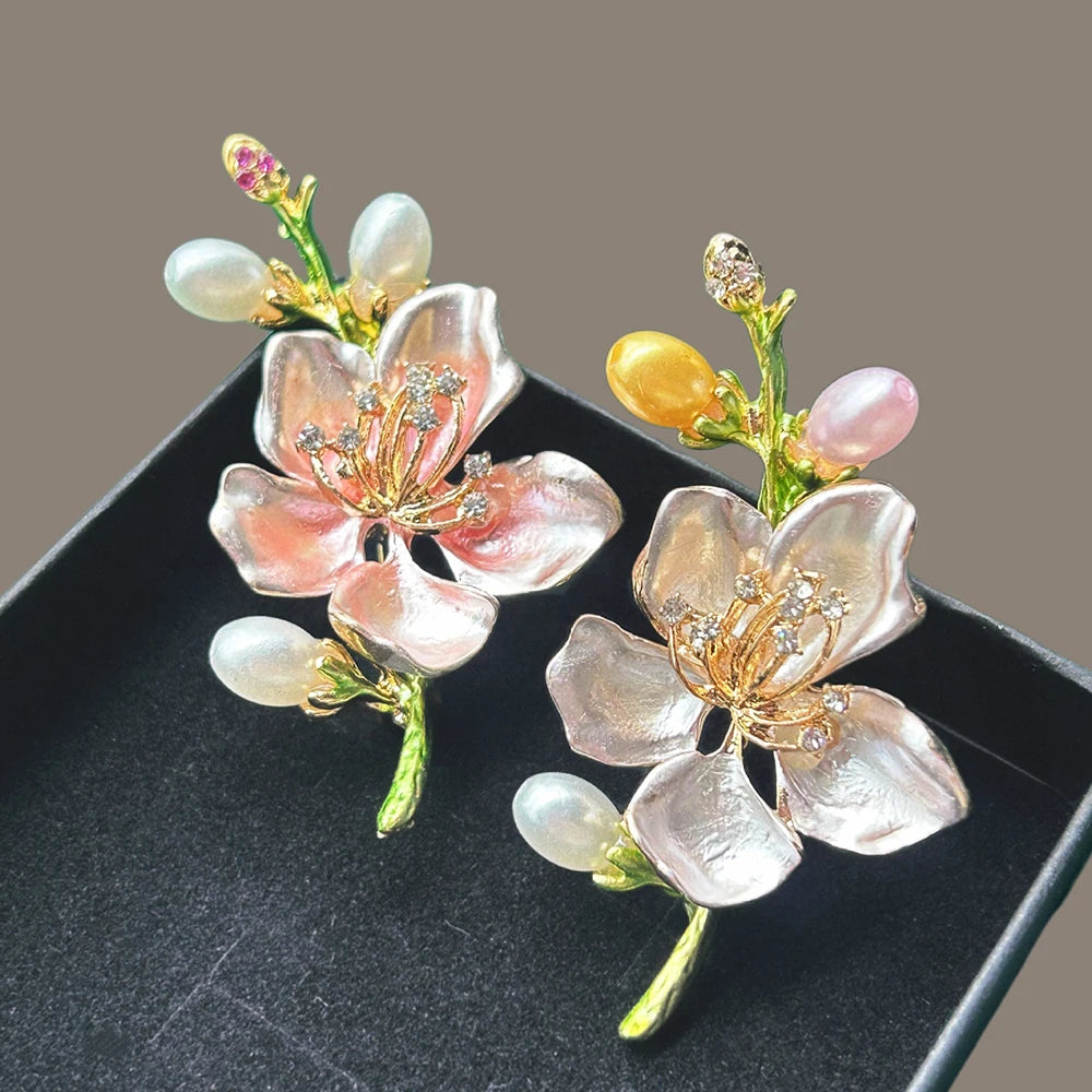 Enamel peach blossom brooch Exquisite Imitation Pearls Rhinestones Luxurious Elegant Design Chest Flower Women's Jewelry Gift