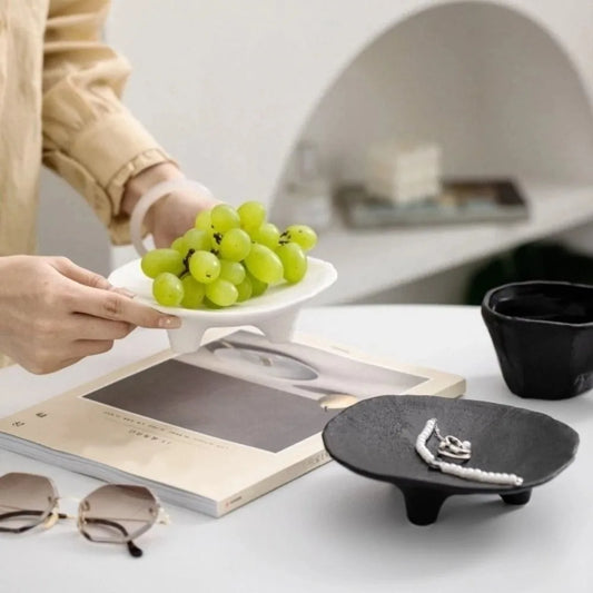 Unique Ceramic Jewelry Storage Tray Creative Irregular Three Legged Tray Portable Simple Desktop Storage Plate Entrance
