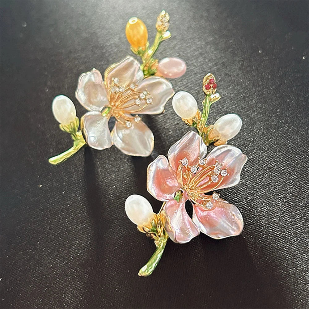Enamel peach blossom brooch Exquisite Imitation Pearls Rhinestones Luxurious Elegant Design Chest Flower Women's Jewelry Gift