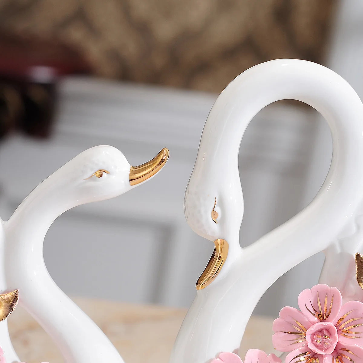 Swan figurine ceramic decoration as wedding gift and creative arrangement item