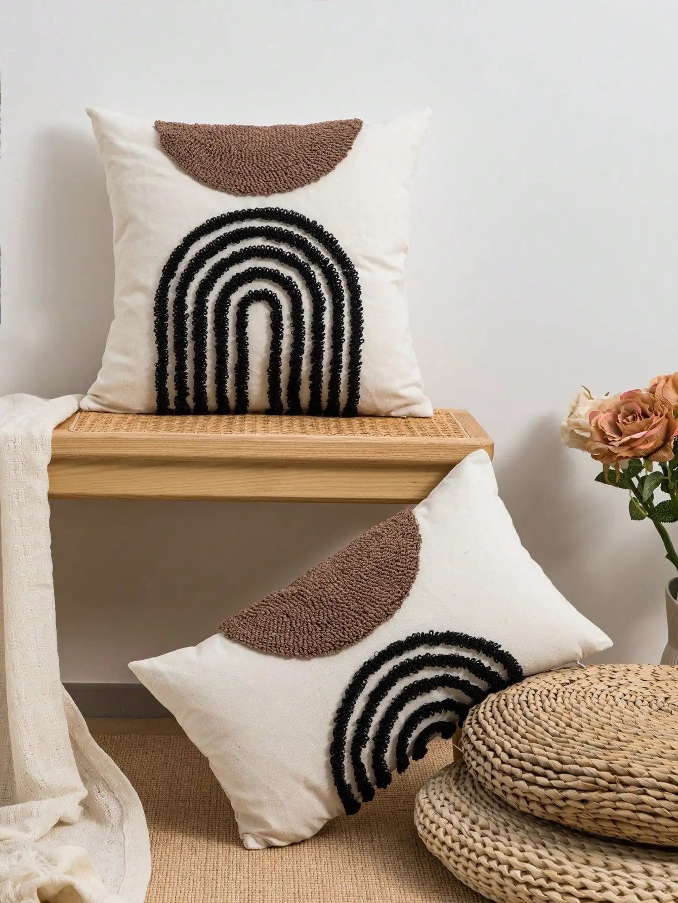 Throw pillow cover with semicircular geometric patterns, made of canvas, suitable for sofas in bedrooms and living rooms.
