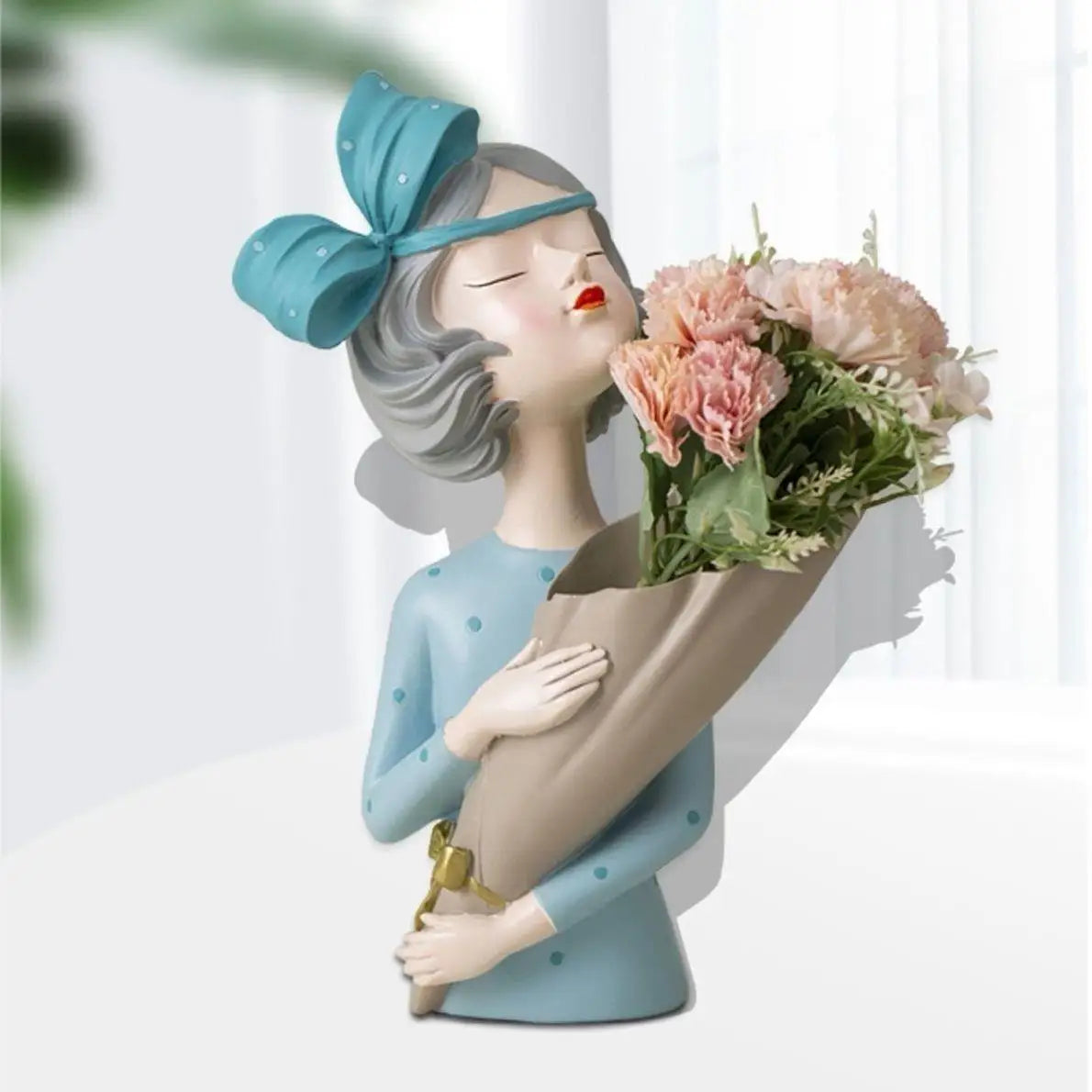 Artistic Resin Vase Figurine – Luxury Home Accent