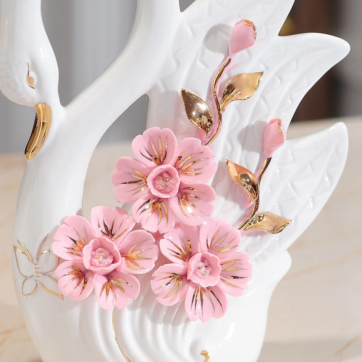 Swan figurine ceramic decoration as wedding gift and creative arrangement item